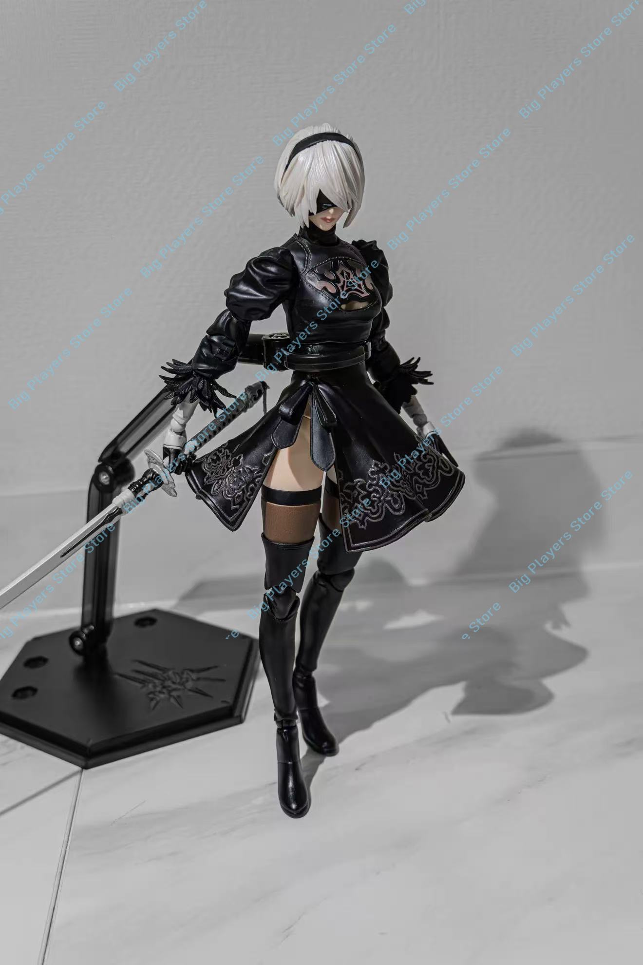 Stokta Mevcut PLAY ARTS Kai Ni - Model Kit Nier Automata incelemesi ve fiyatı