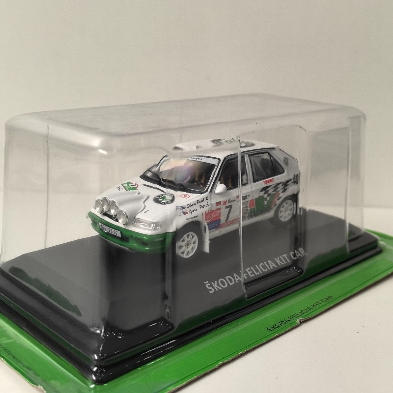 Döküm IXO 1:43 Ölçekli SKODA F - Model Kit Car incelemesi ve fiyatı