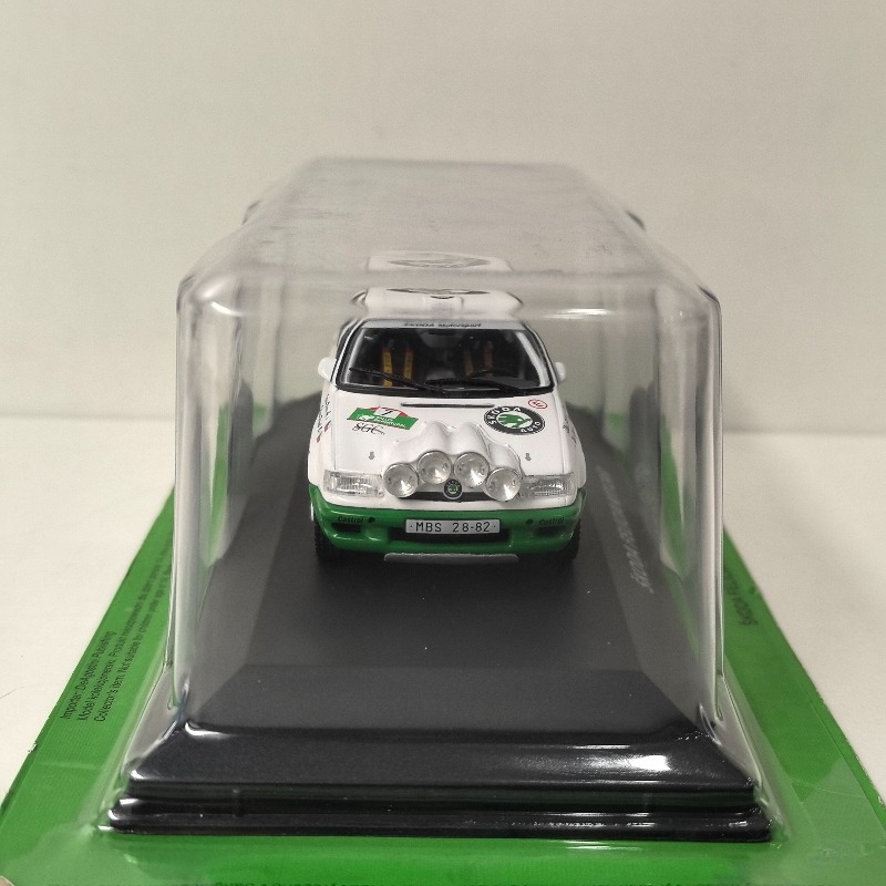 Döküm IXO 1:43 Ölçekli SKODA F - Model Kit Car incelemesi ve fiyatı